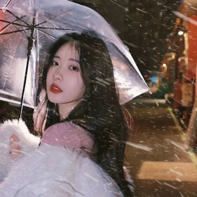 笼中女